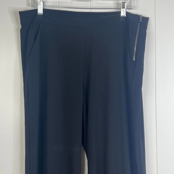 Athleta Black Flowy Wide Leg Hidden Snap Hem Pull On Pants Side Zip Womens 14 - Picture 3 of 9
